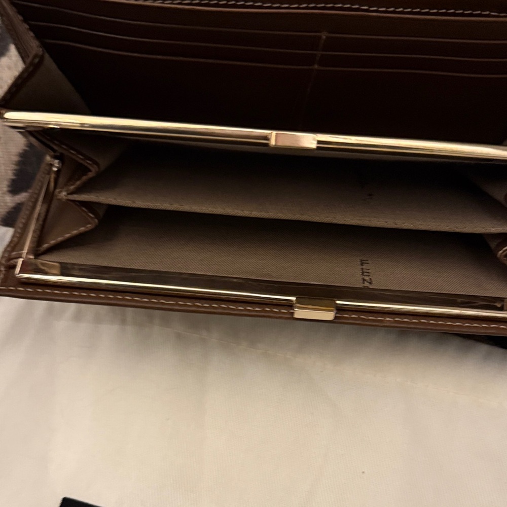 Fendi RARE Kisslock Zucca Wallet EUC - Picture 4 of 17